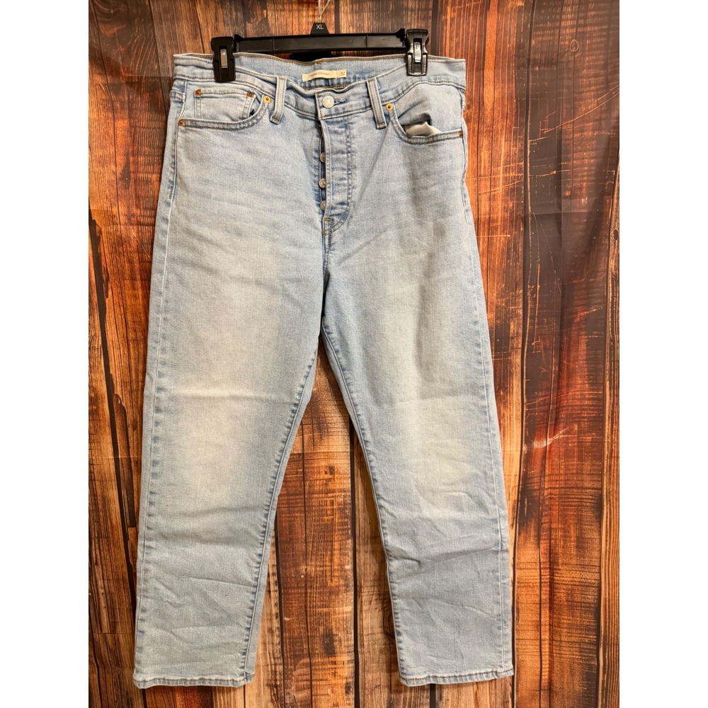 Levis Wedgie Straight Jeans Light Wash Button Fly Denim W32 L28 34964-0221